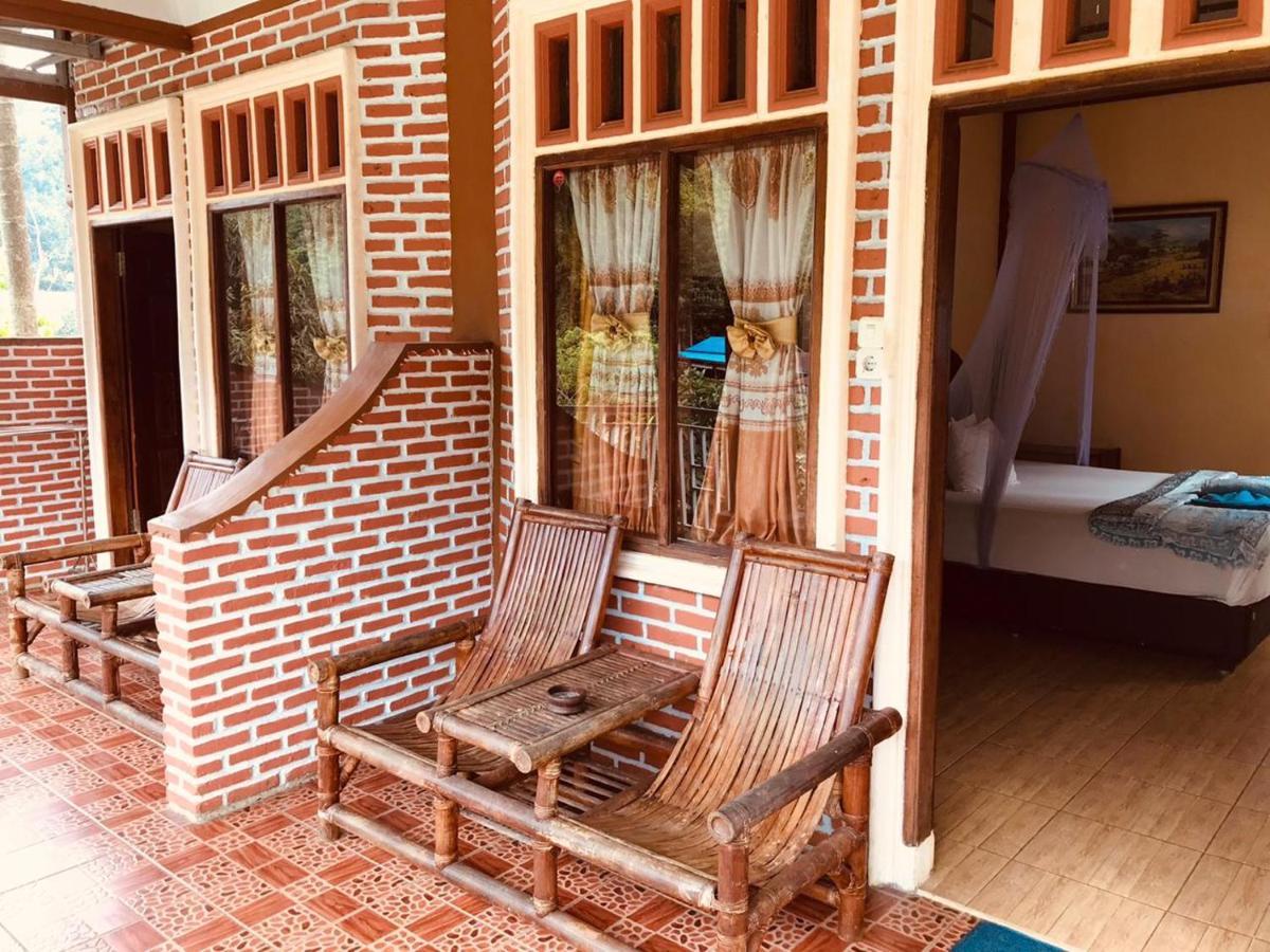 Отель Thomas' Retreat Букит-Лаванг Экстерьер фото