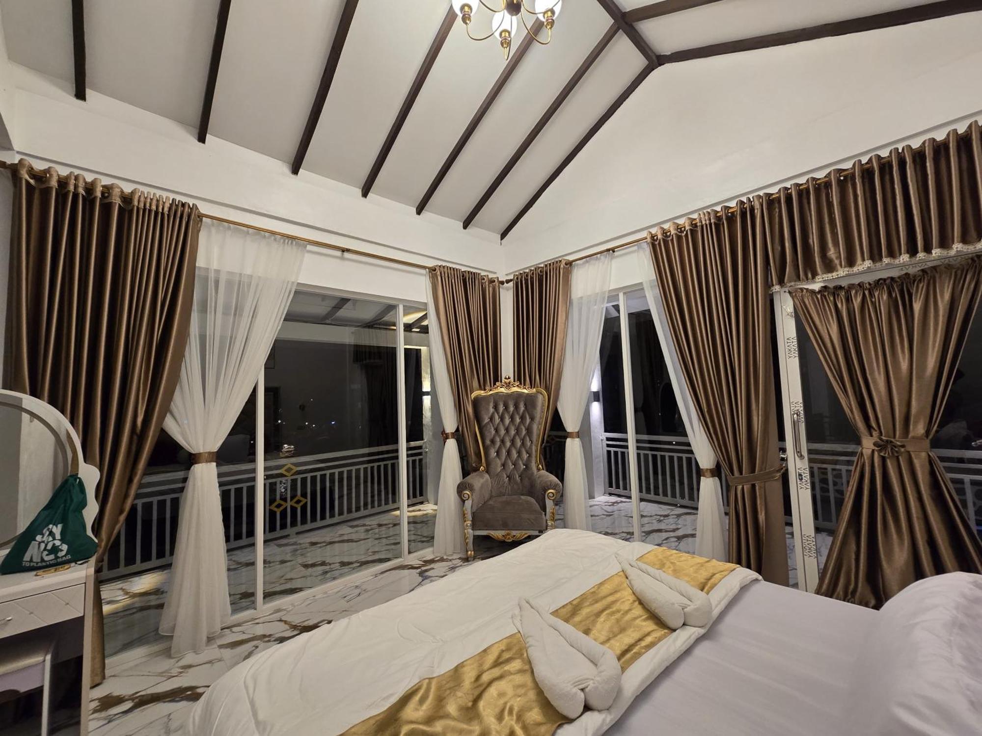 Отель Thomas' Retreat Букит-Лаванг Экстерьер фото